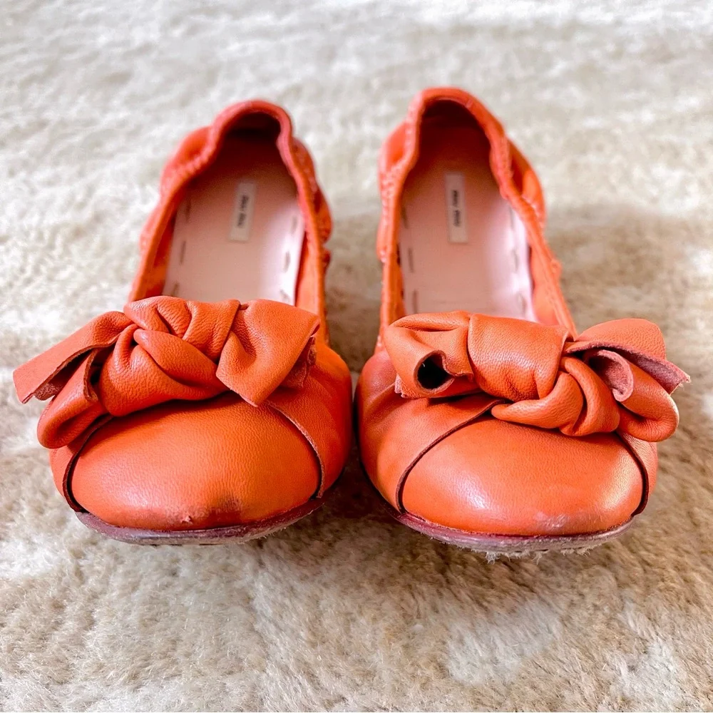 Miu Miu Leather Knotted Bow Elasticized Scrunch Ballet Flat In Orange Sz 38 1/2 - Picture 3 of 14